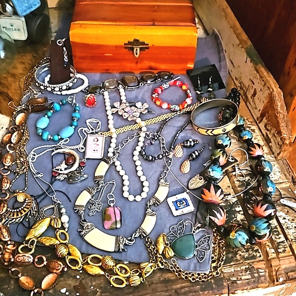 Vintage Jewelry - Jewelry lot w wooden jewelry box vintage to mod wearable, nice mix! Antique